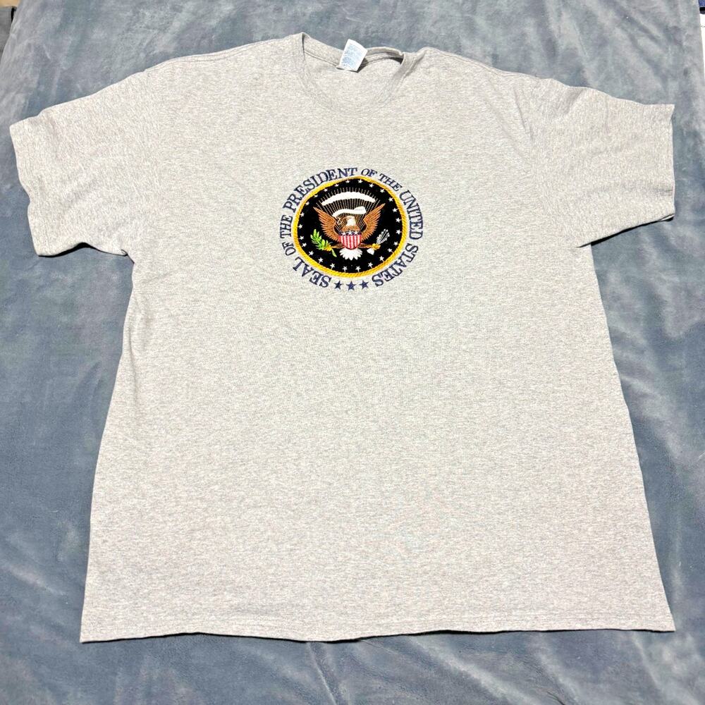 Vintage Presidential Seal T Shirt XL Gray Delta Magnum Weight Embroidered USA
